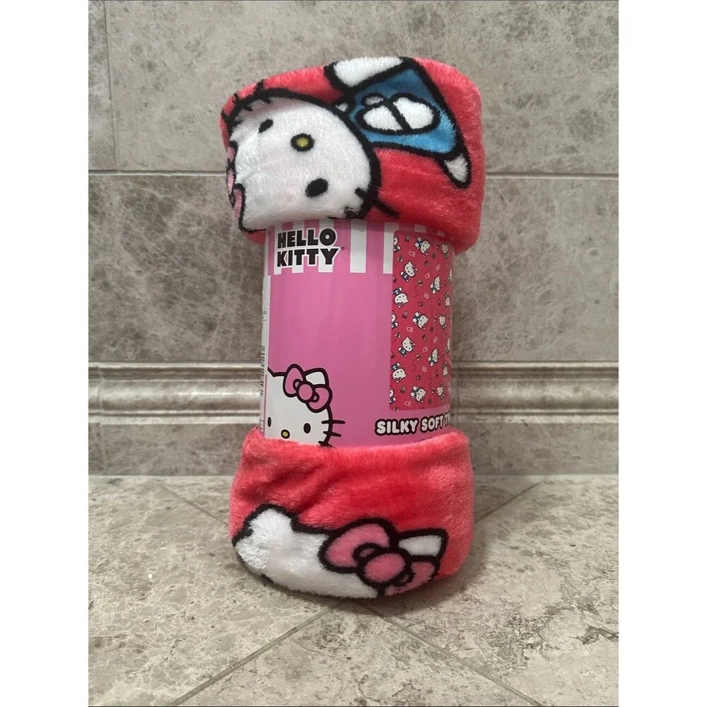 Hello Kitty Sweet Bug Throw Blanket NEW Silk Soft Touch 46” X 60” Pink Bows Bees